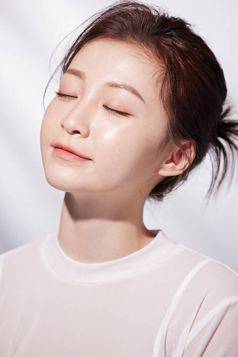 不只有擦護唇膏，7 個日常唇部保養方法